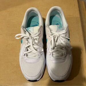 Nike air max excee womens 7.5 size sneaker CD5432127